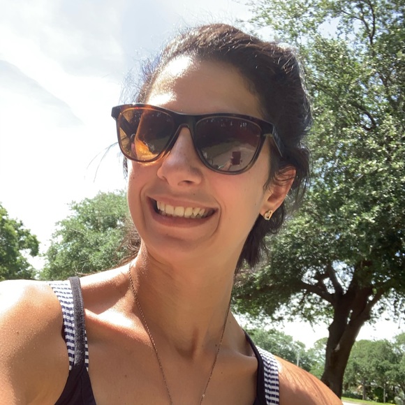 Meet your Posher, Lisa - Picture 1 of 1